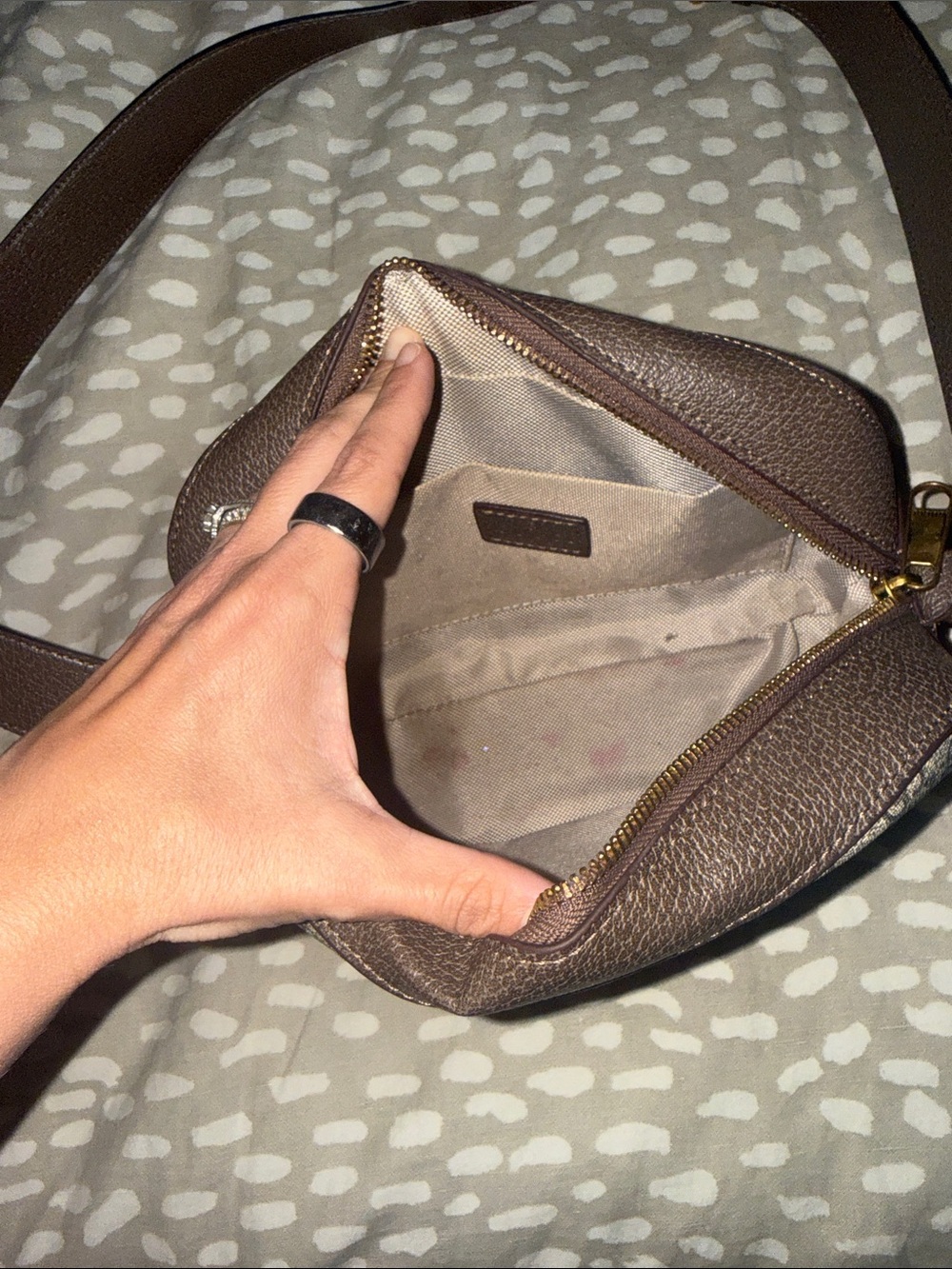 Source Unknown Beige Monogram Crossbody with Green-Red Stripe - Picture 3 of 6